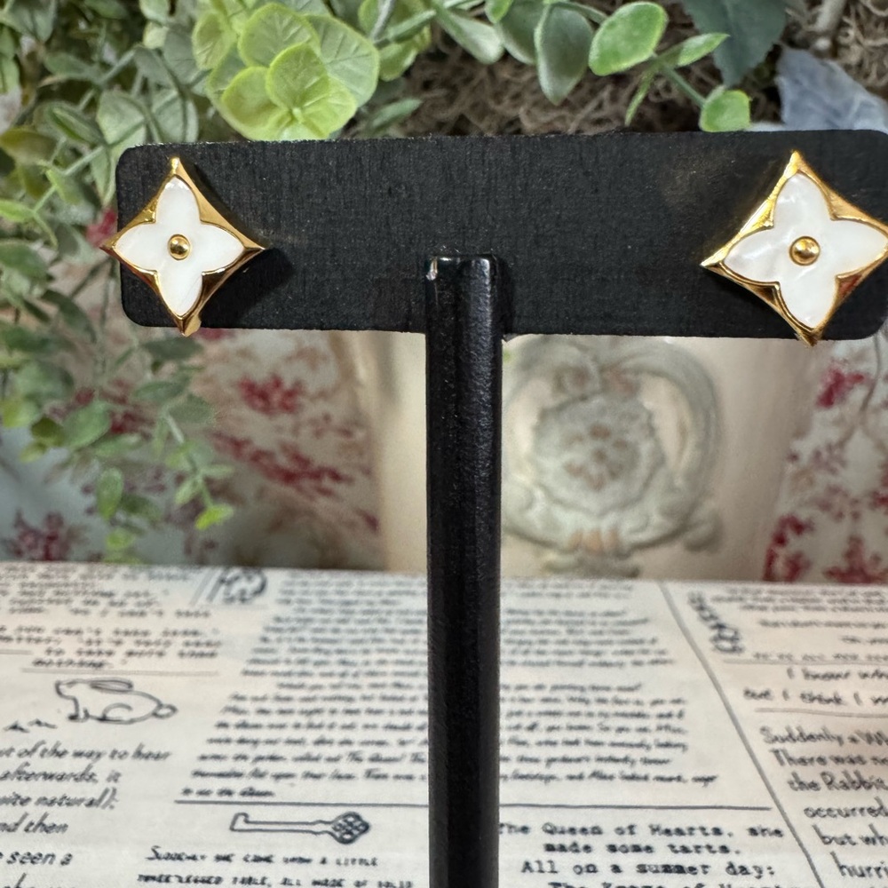 Stainless Steel White Floral Gold-Trim Stud Earrings